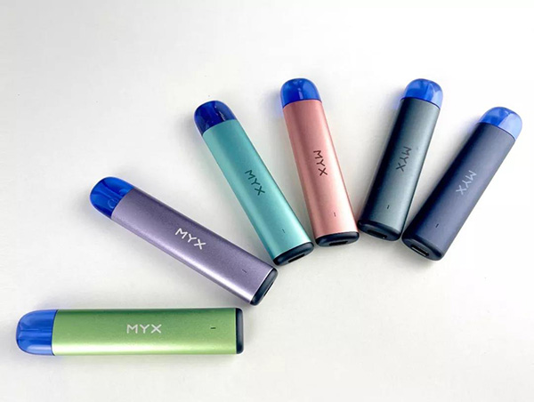 MYX觅电子烟 “AKA蓝小杯” 的自画像